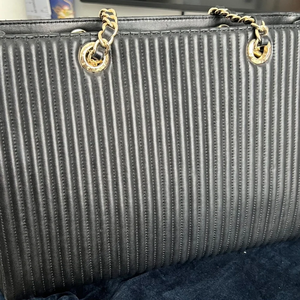 Henri Bendel Quilted tote bag- Great condition - Picture 2 of 11